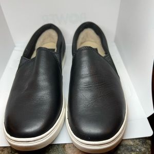 UGG kitlyn leather slip o size 5
